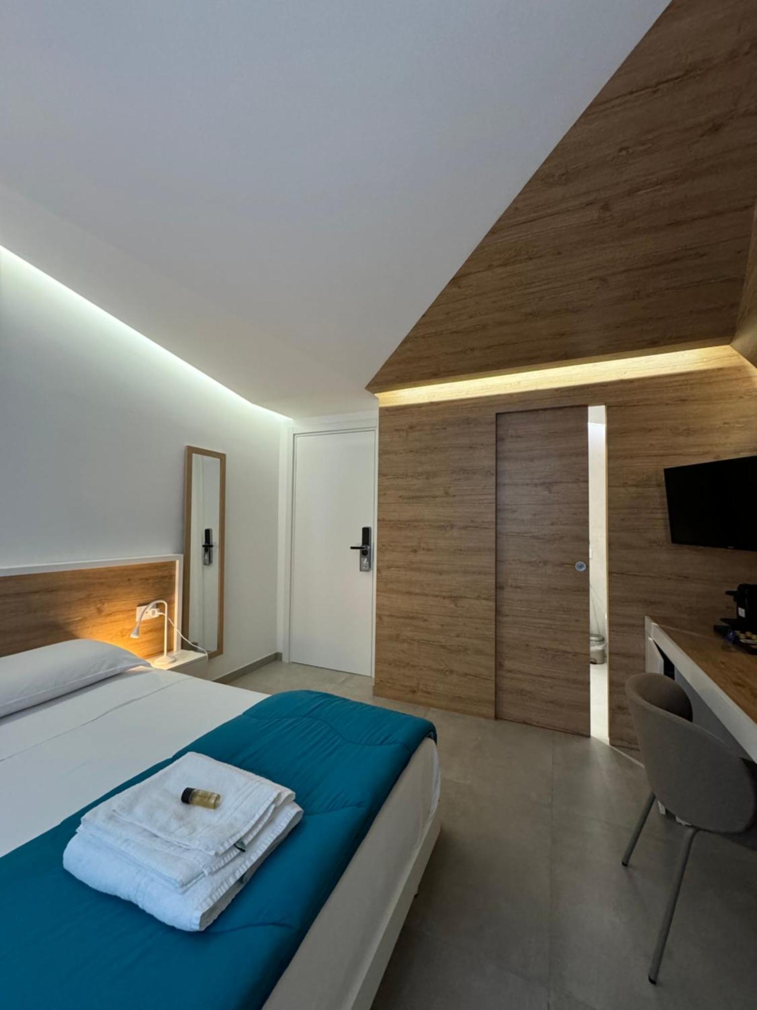Space Tower Rooms Napoli Eksteriør billede