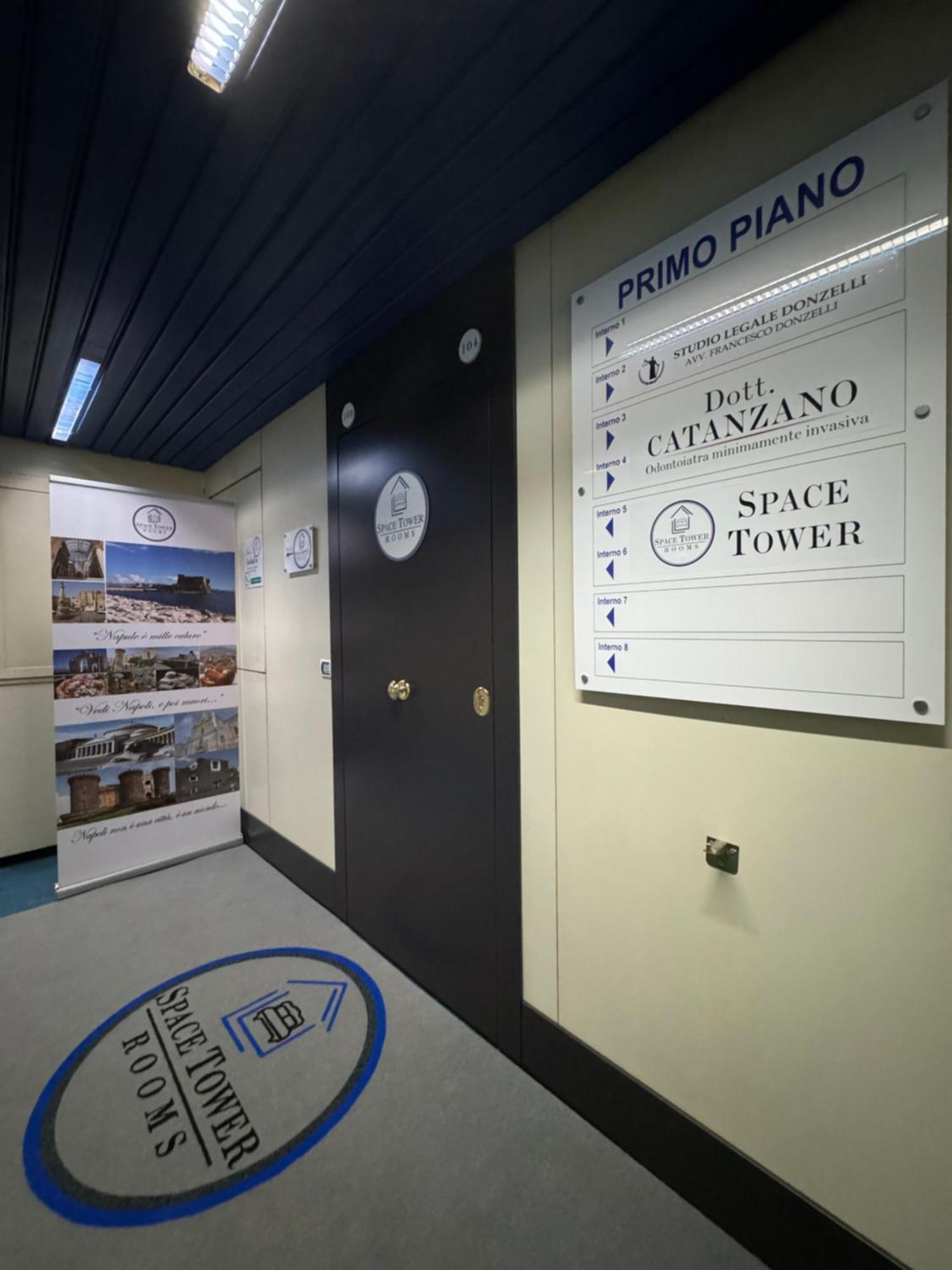 Space Tower Rooms Napoli Eksteriør billede