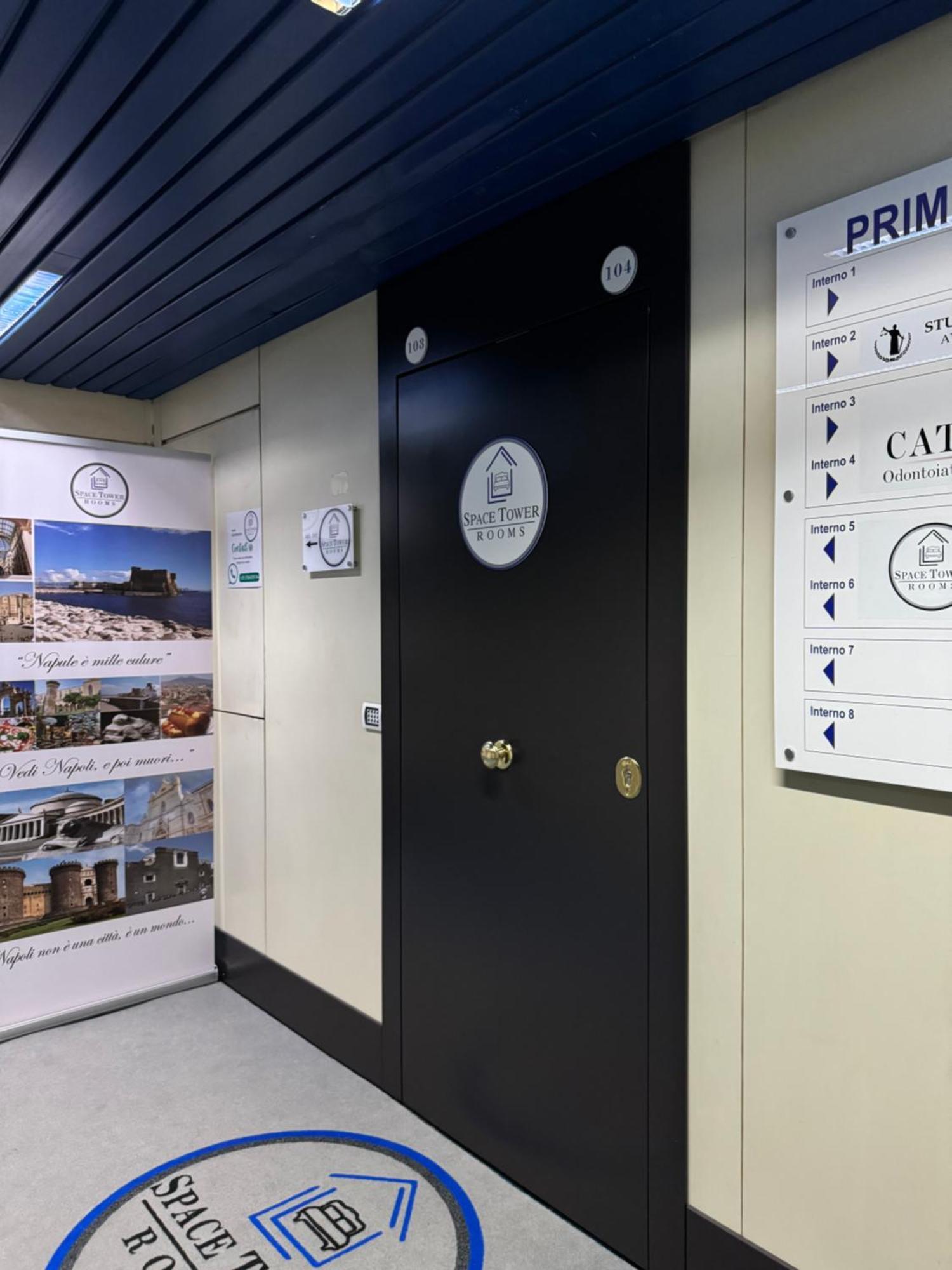 Space Tower Rooms Napoli Eksteriør billede