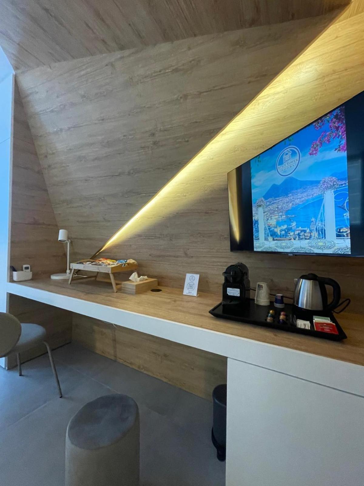 Space Tower Rooms Napoli Eksteriør billede