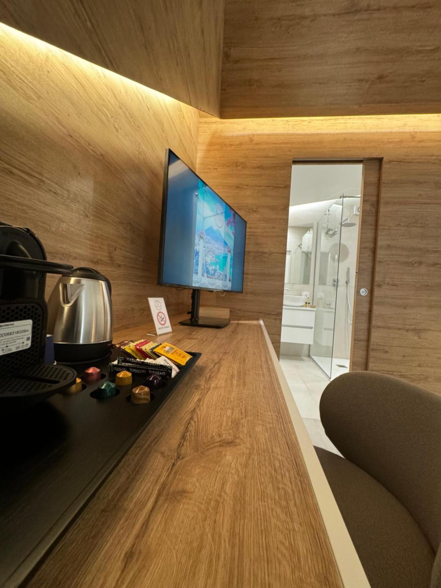 Space Tower Rooms Napoli Eksteriør billede